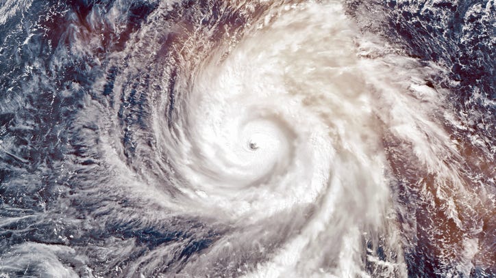 Experts urge everyone to prep for hurricane season no matter where you live