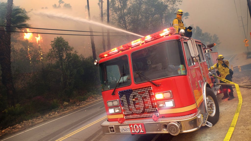 L.A. County firefighter dies after battling Rancho Palos Verdes fire