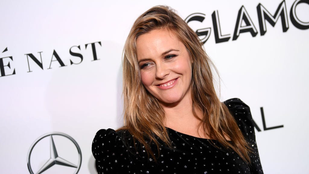 'Kind Mama' Alicia Silverstone urges an animal adoption gift for Mother's Day