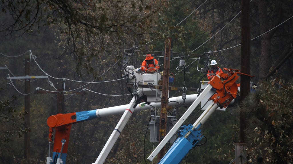 Power outages impact thousands of Bay Area PG&E customers