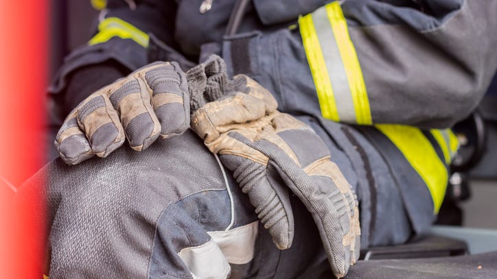Thieves dress as firefighters to rob homes
