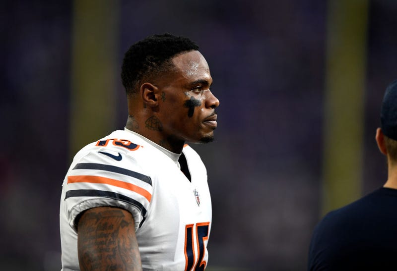 Josh Bellamy #15 of the Chicago Bears warms up before the game against the Minnesota Vikings at U.S. Bank Stadium on December 30, 2018 in Minneapolis, Minnesota.