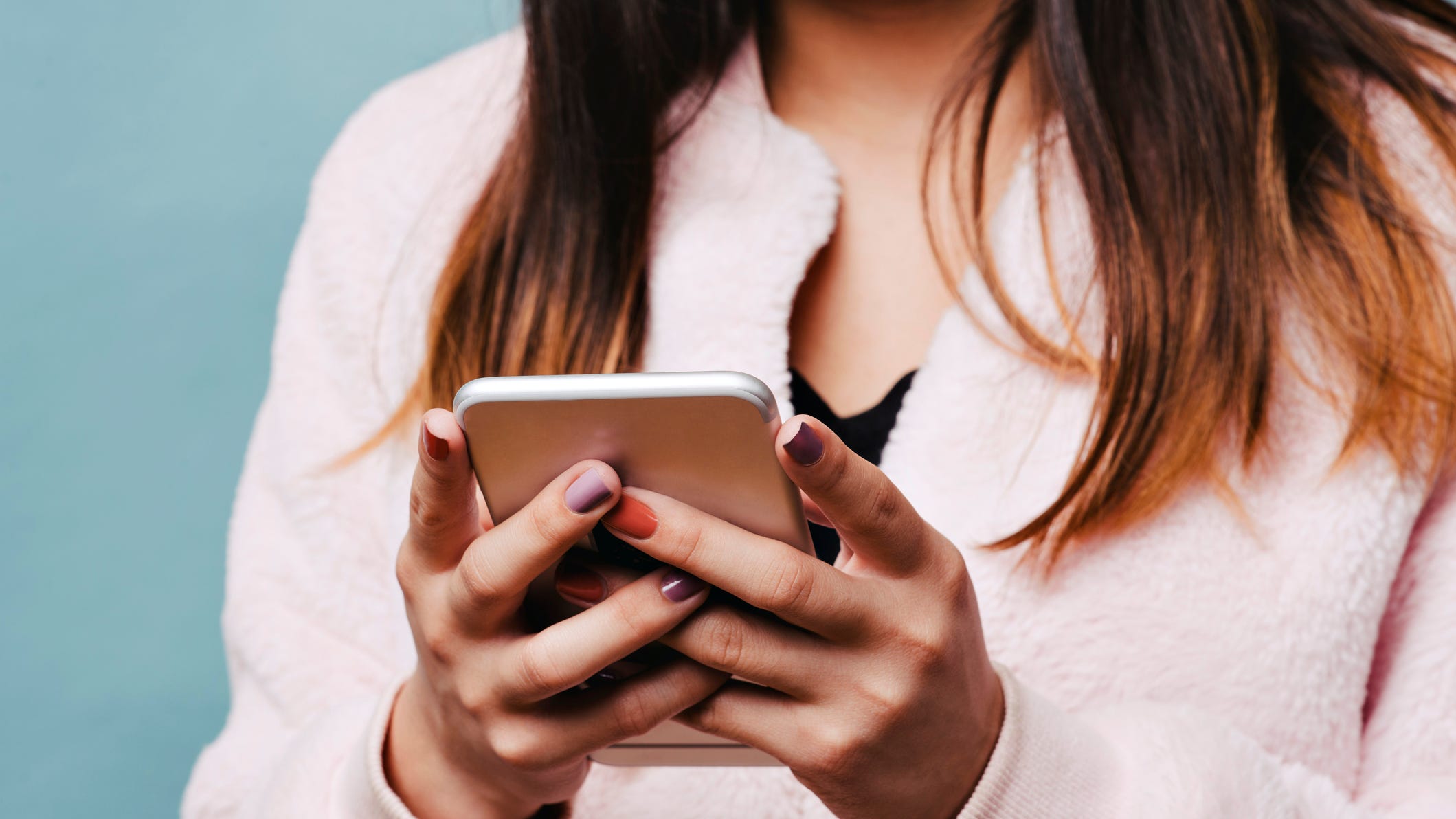 Alarming survey finds teens spent 8 hours per day on screens during COVID-19 crisis