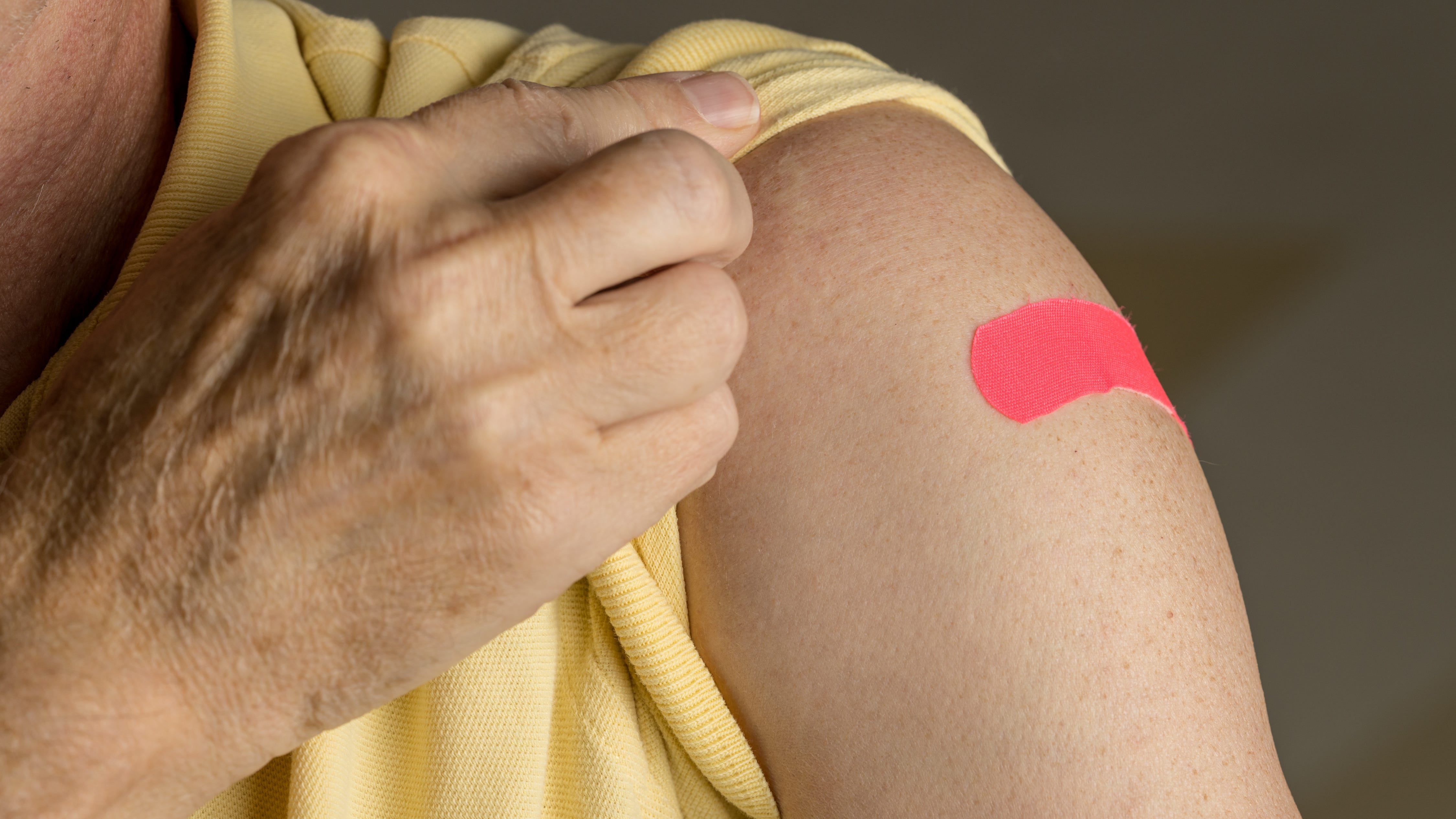 Philly's COVID-19 vaccination effort expanding to include more essential workers