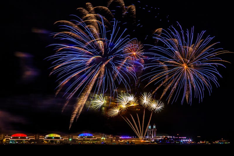 Fireworks Chicago over Navy Pier