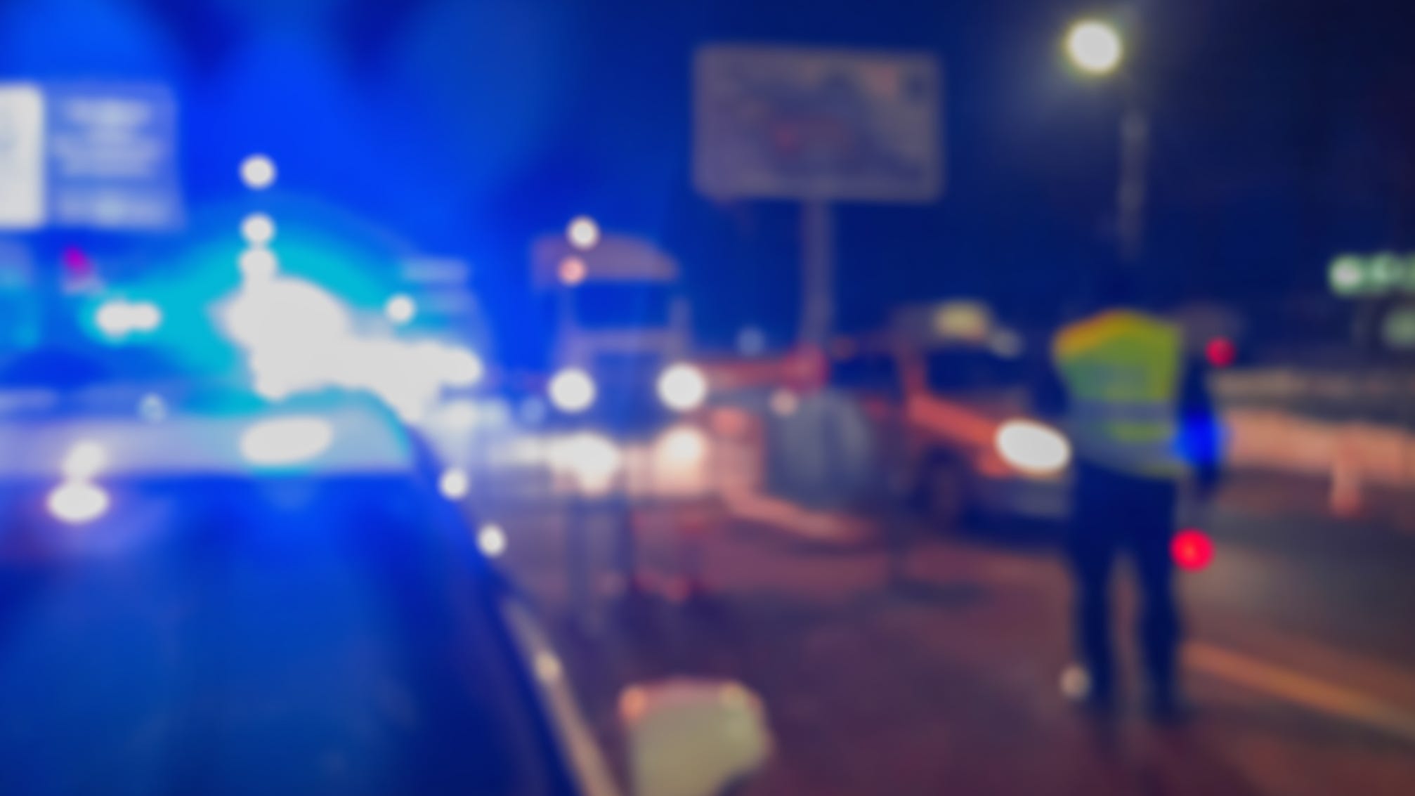 2 hospitalized with serious injuries after overnight motorcycle crash on I-94