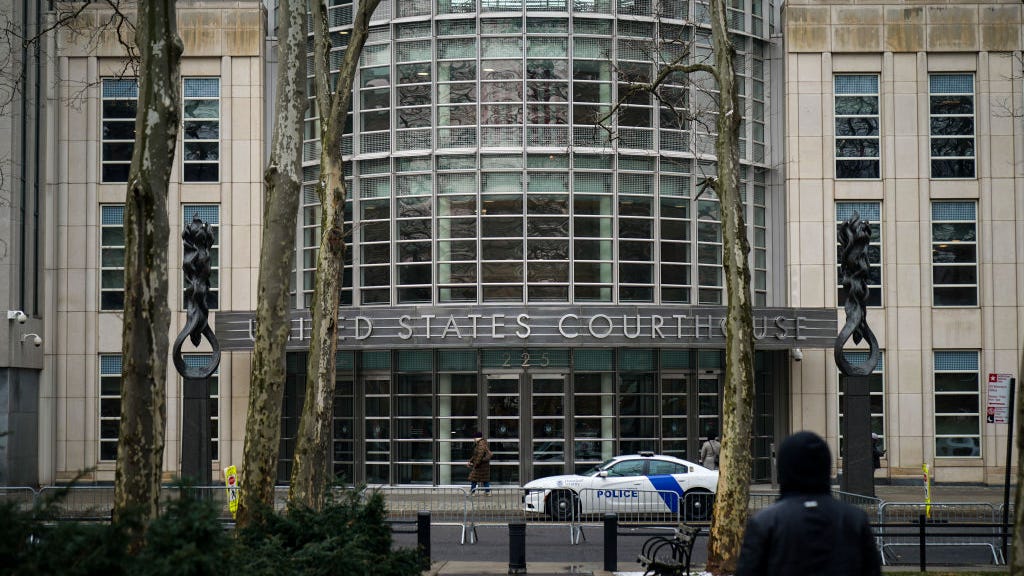 Lawsuit looks to hold Long Island nursing home accountable for COVID death