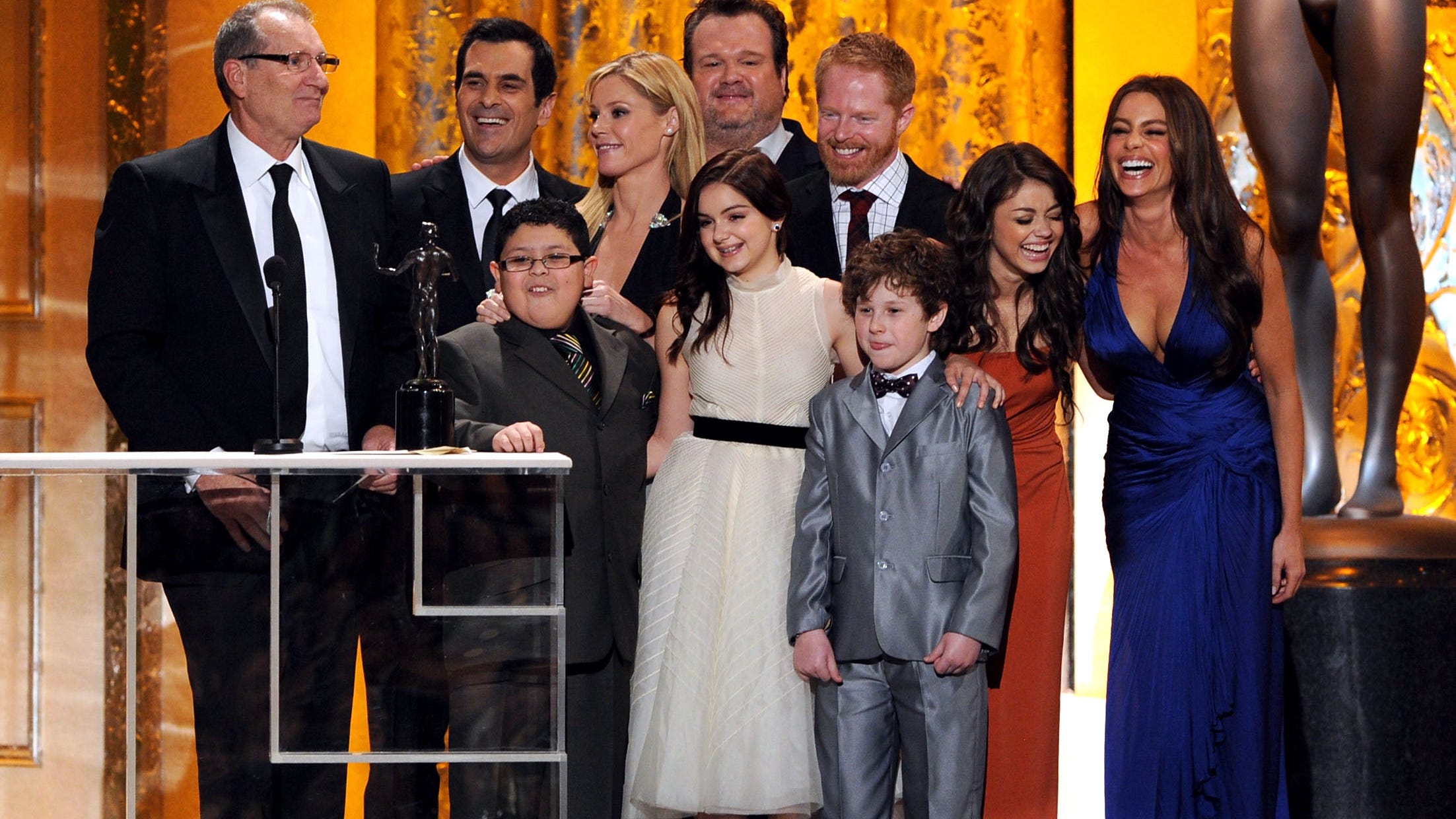 Sofia Vergara shares heartwarming ‘Modern Family’ reunion photos