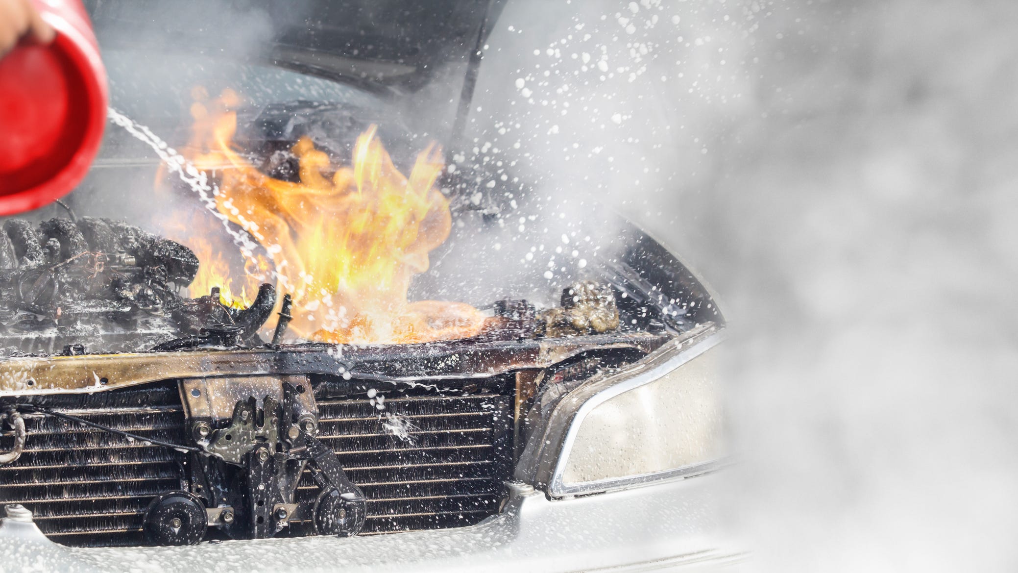 Florida woman’s car bursts into flames with her kids inside while she’s shoplifting
