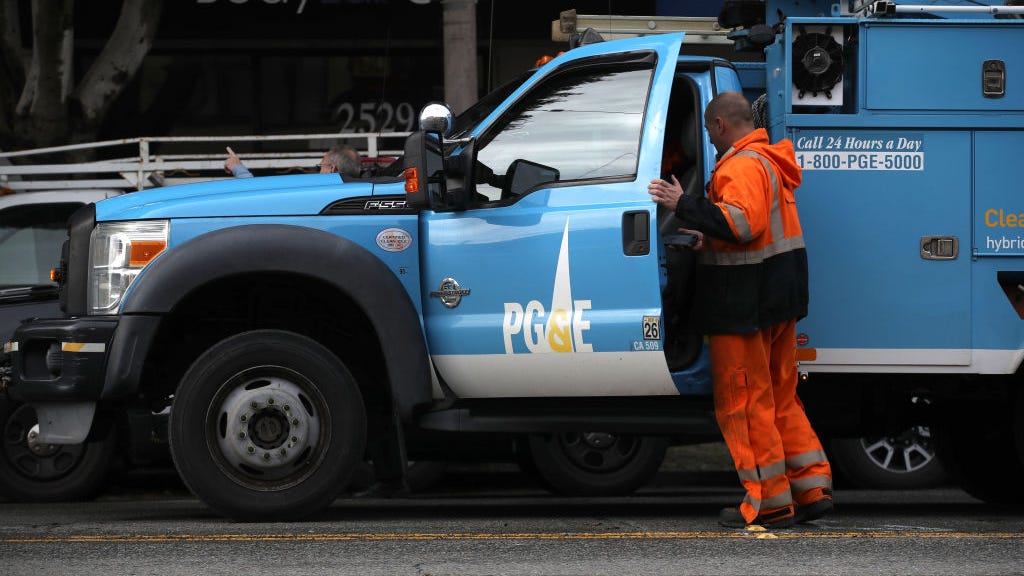 PG&E vows to fix Santa Cruz outages that leave locals in the dark for hours