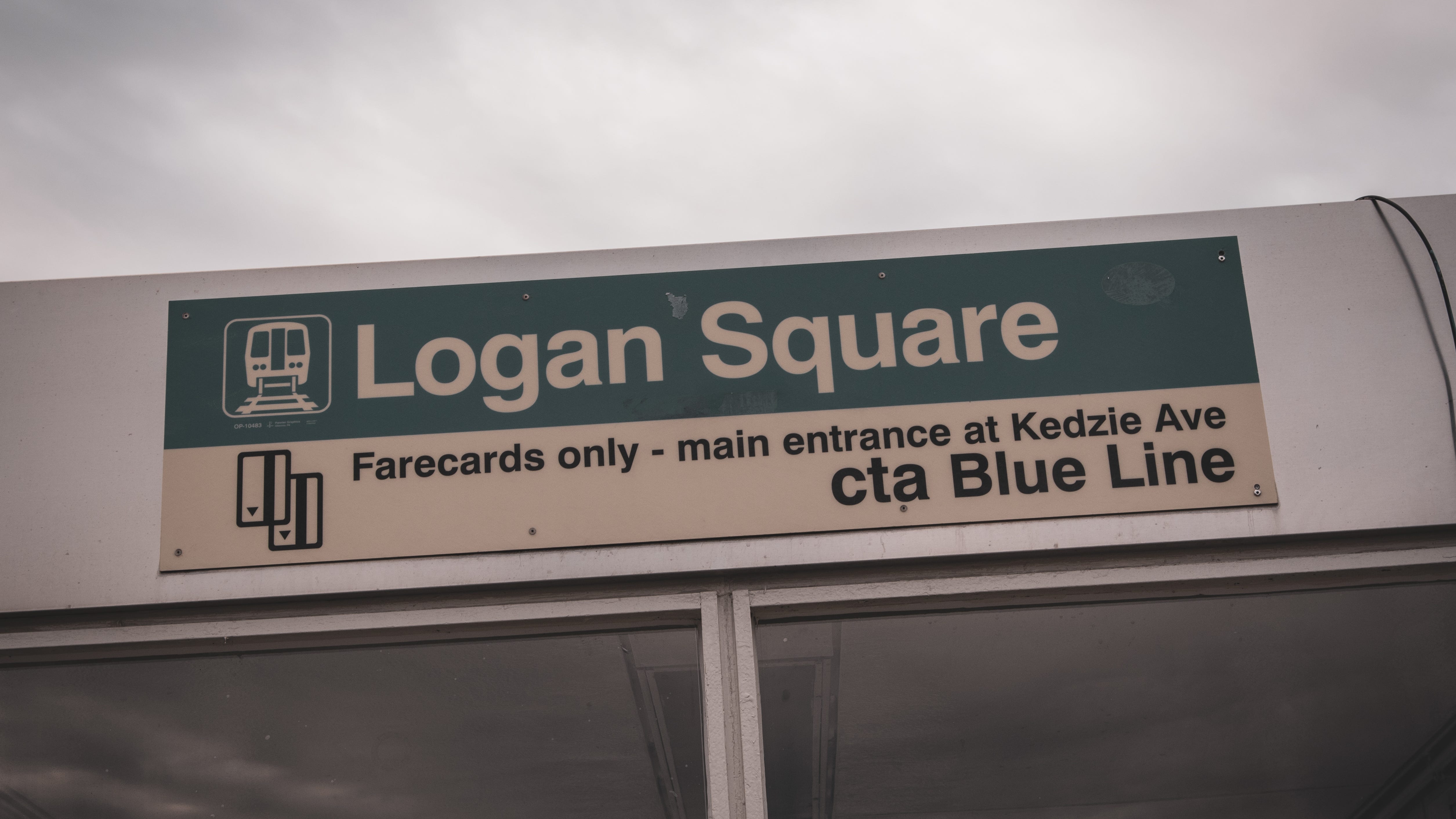 Man stabbed on CTA Blue Line train