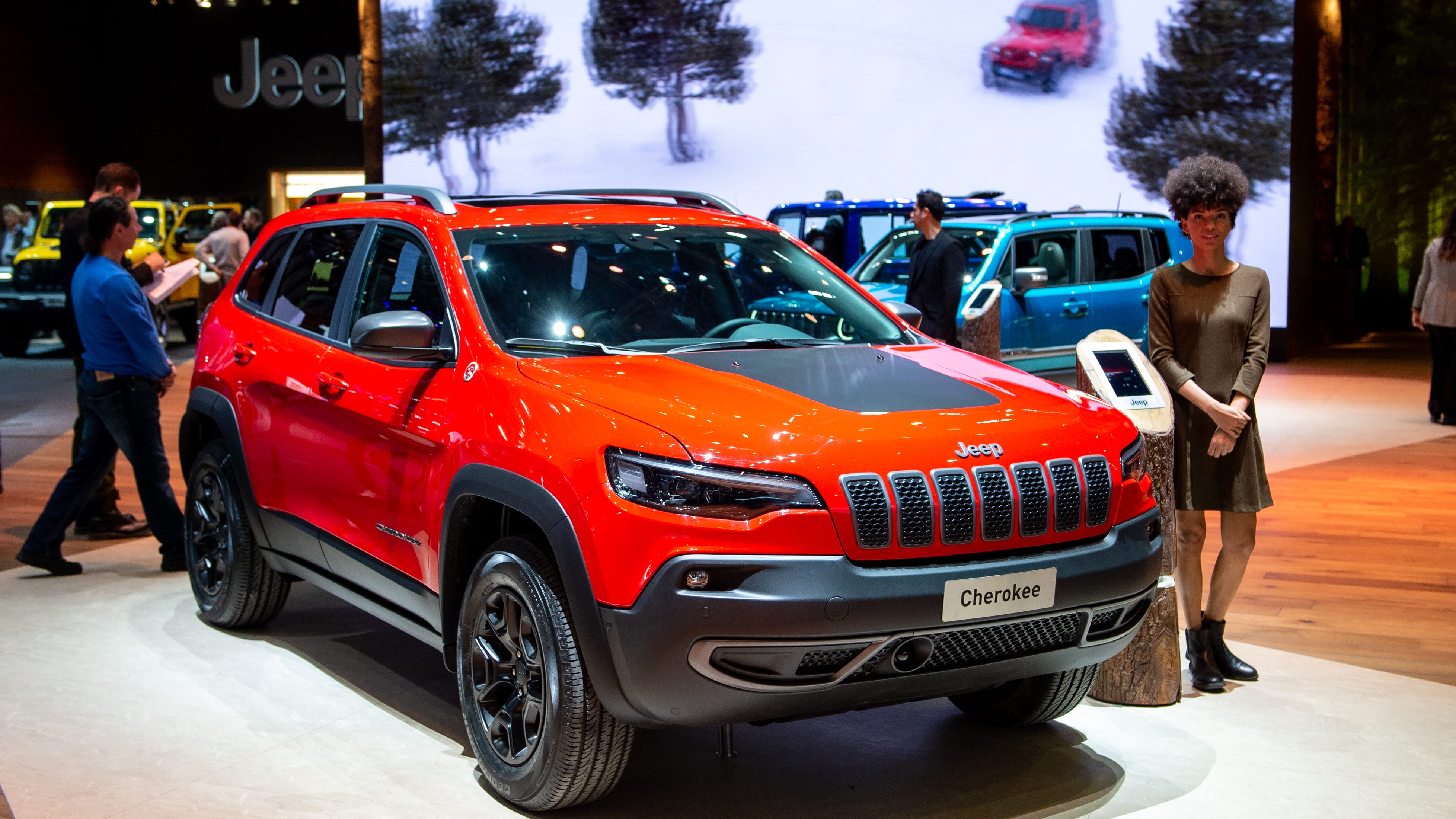More than 200,000 Jeep Cherokees recalled over fire risk