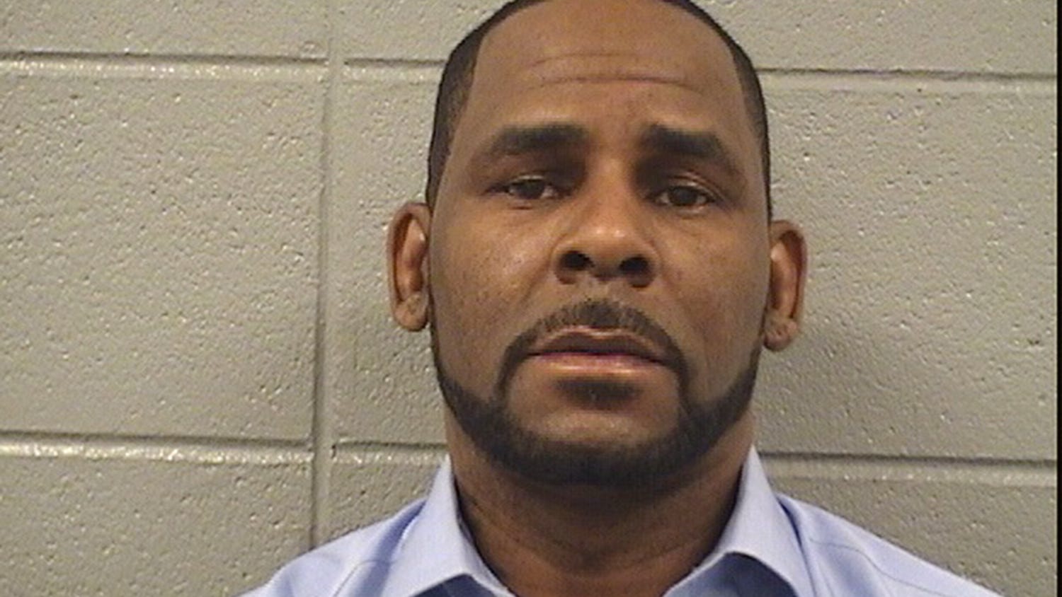 New allegations against R Kelly say his team bribed Cook County employees