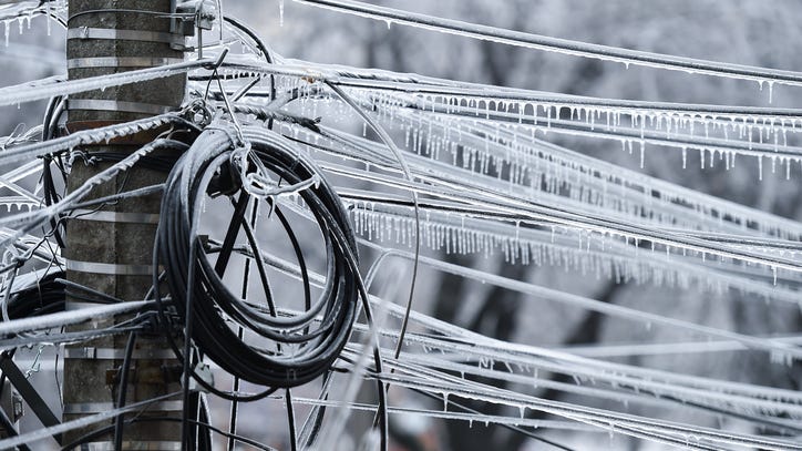 More than 160K DTE customers without power as winter storm slams Metro Detroit