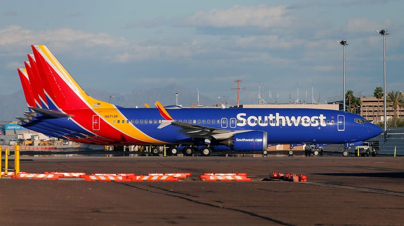 Pilot sues Southwest after colleague exposes himself