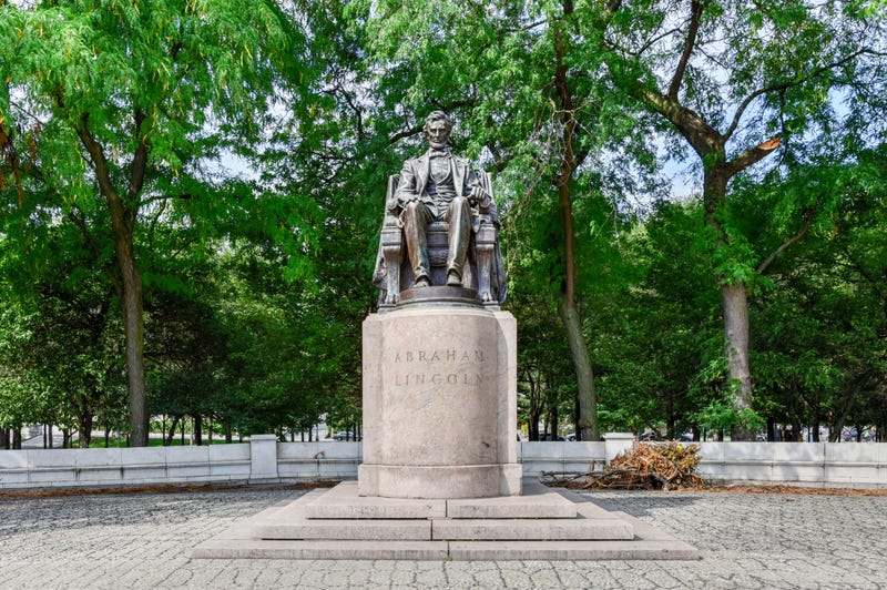 Abraham Lincoln statue in Grant Park, Chicago, Illinois