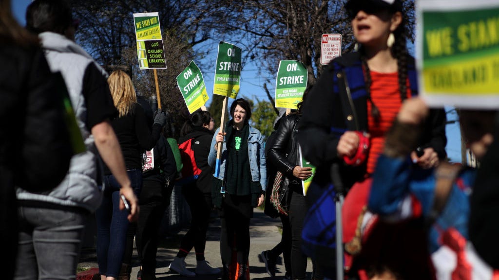Members of OUSD support demands of Oakland teachers amid strike