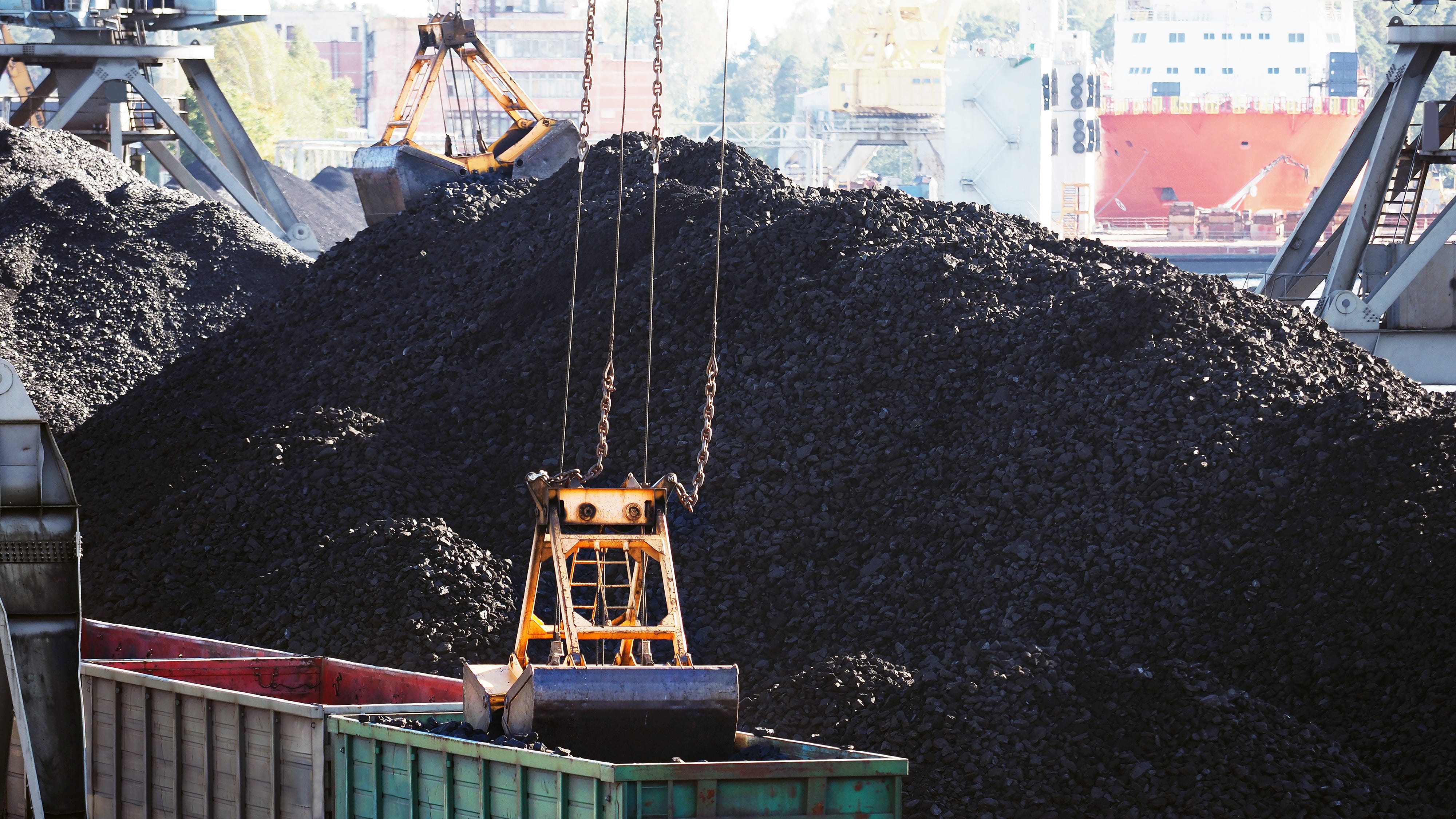 Coal transports causing air pollution, health issues in Bay Area