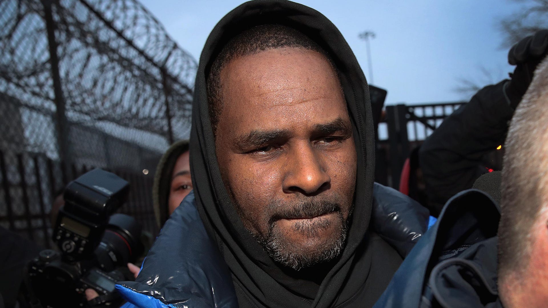 R. Kelly shocks the world with new album, ‘I Admit It’