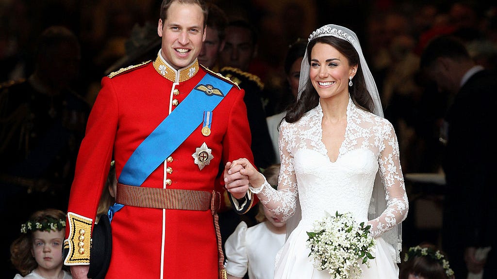 Kate Middleton and Prince William pose in new photos to celebrate 10th wedding anniversary