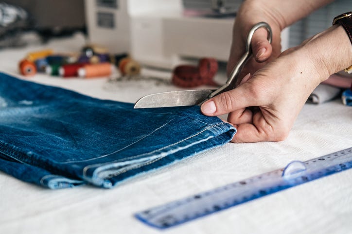 Cutting Jeans