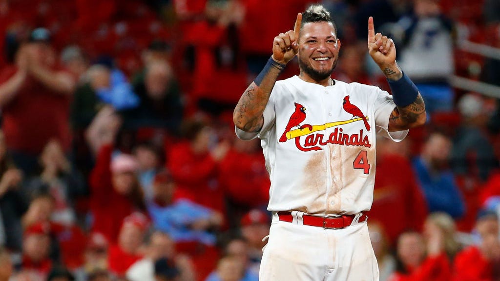 PHOTOS: Yadier Molina awarded championship ring with basketball team he owns