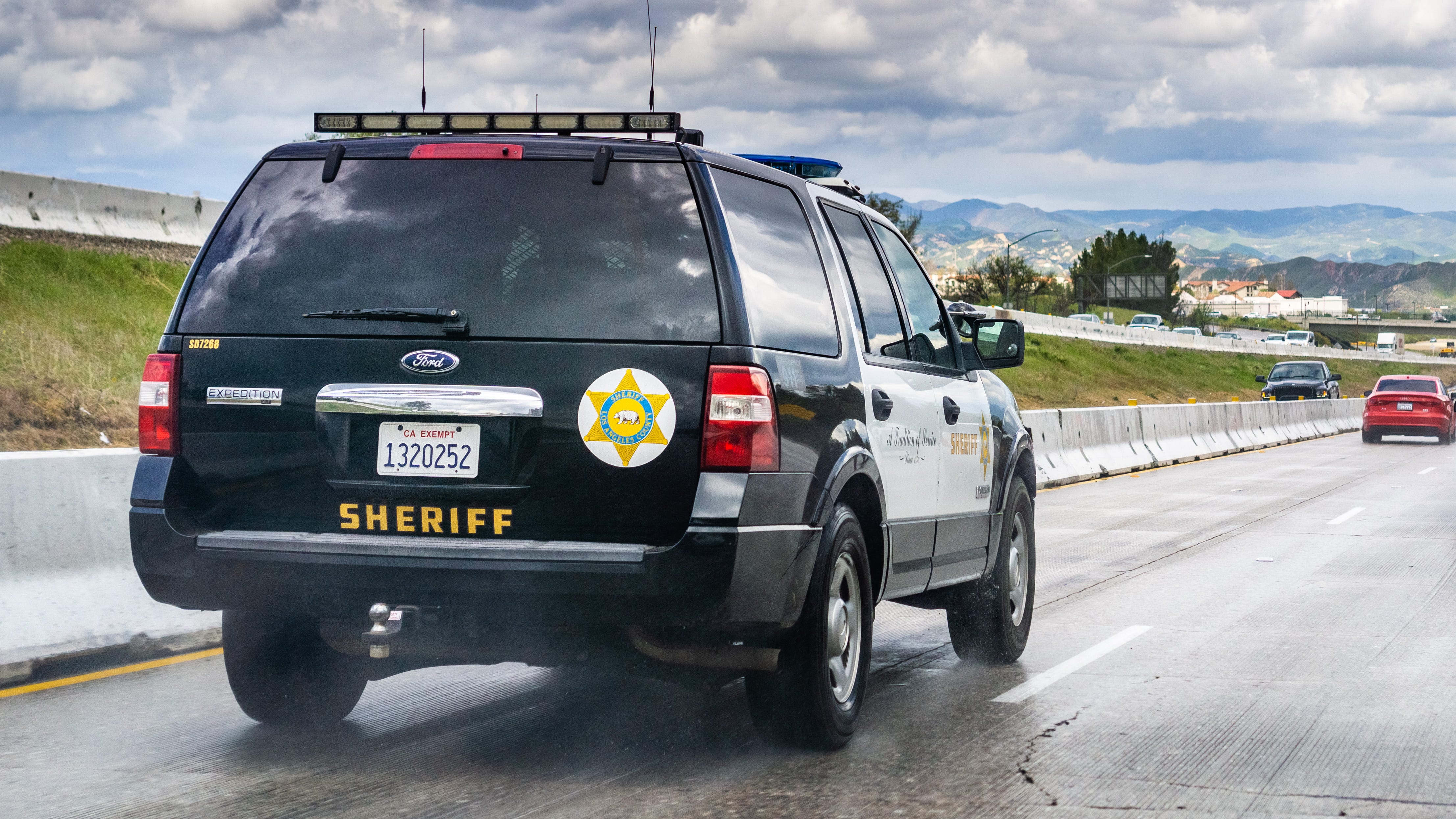 LASD deputy kills man at Carson gas station
