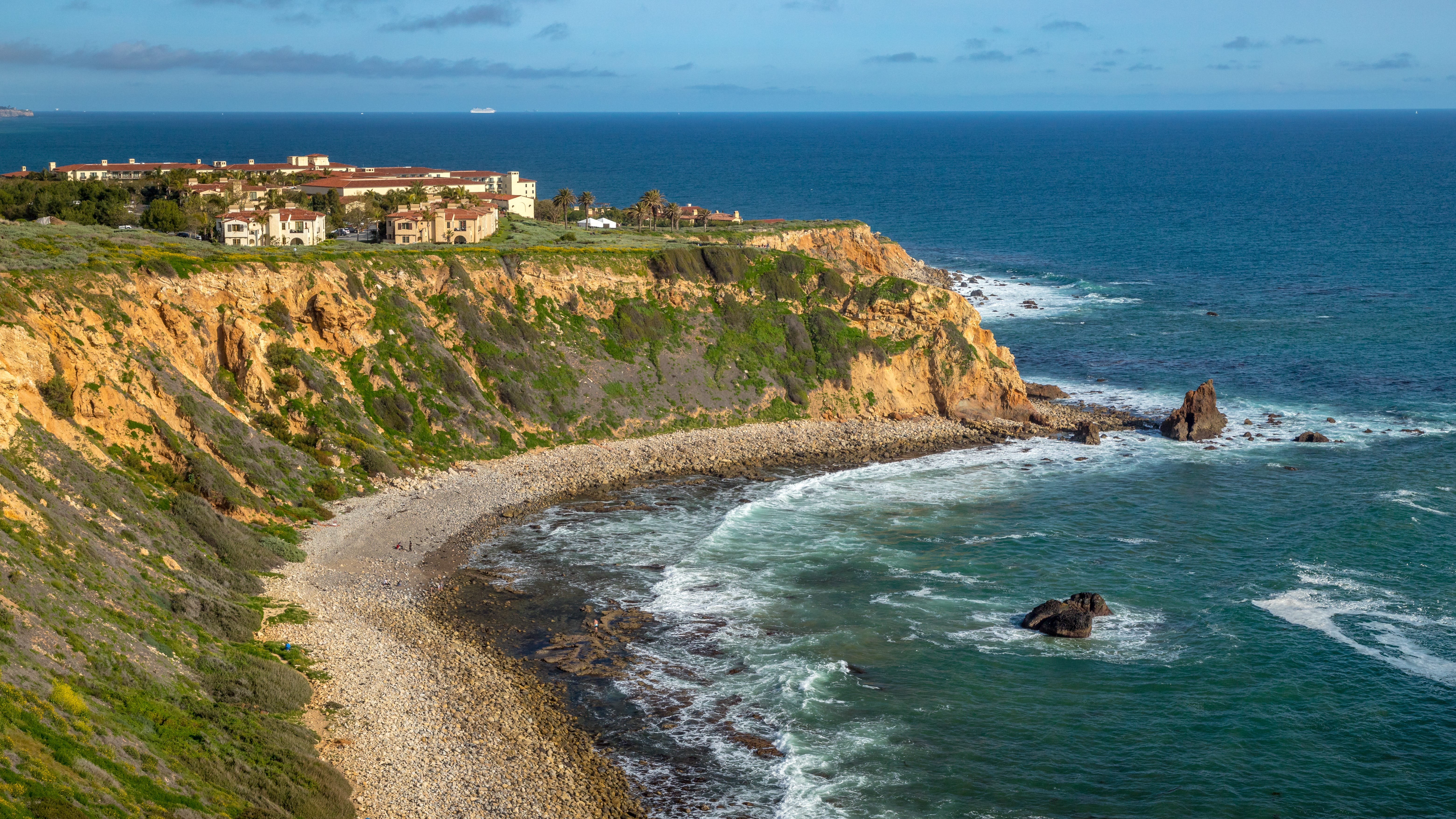 Rancho Palos Verdes murder victims identified, killer at large