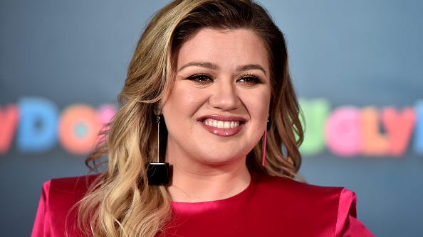 It’s a beautiful day to watch Kelly Clarkson cover the 'Mr. Rogers' theme song