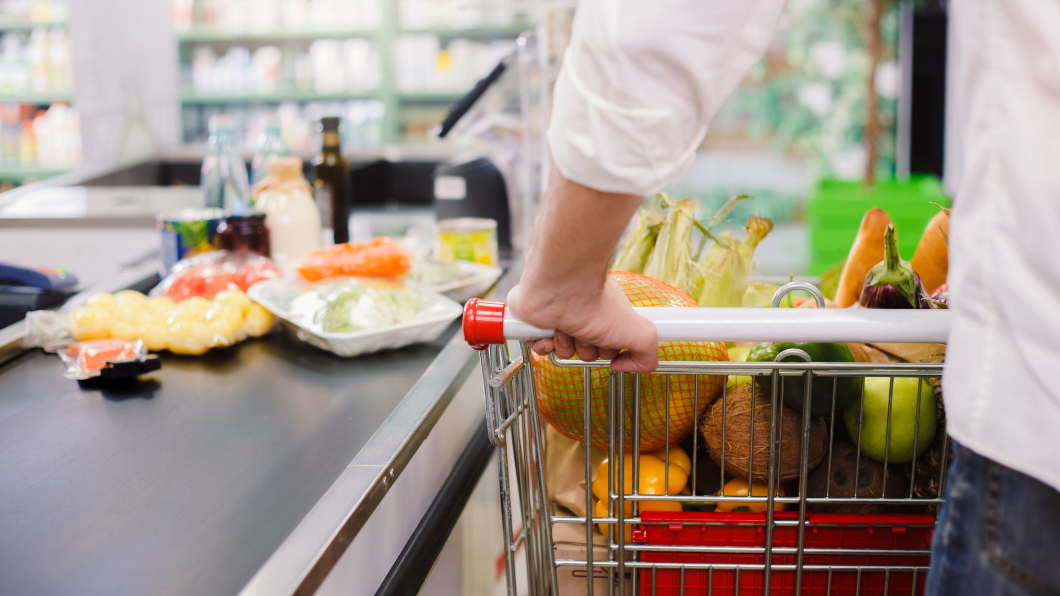 Should You Go Grocery Shopping During the Peak of Coronavirus?