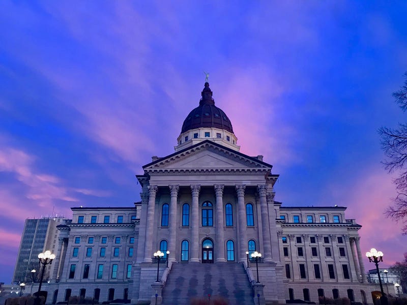 Kansas Senate fails first attempt at overriding Governor's veto of redistricting map
