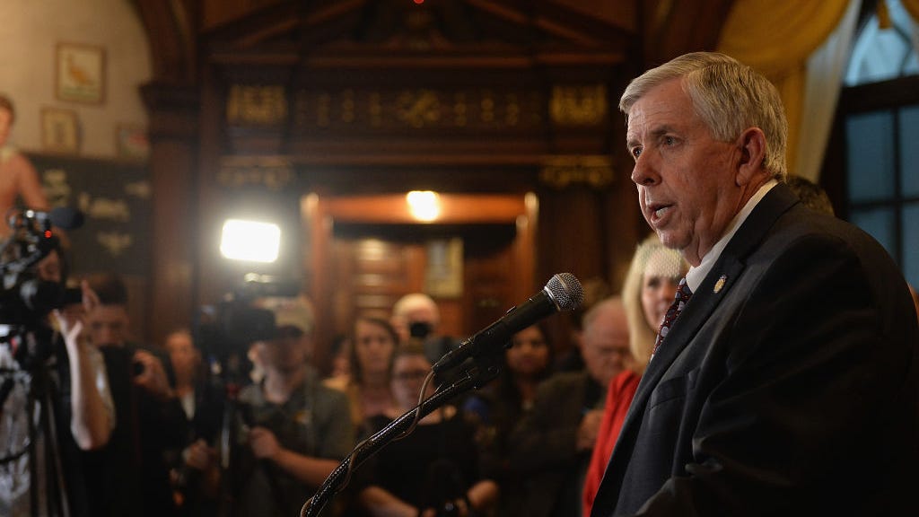 Governor Parson calls federal government 'an absolute mess' amid FAA system outage