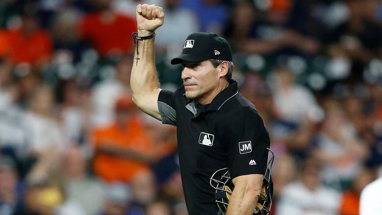 Angel Hernandez missed upwards of 20 calls in rough White Sox-Tigers showing