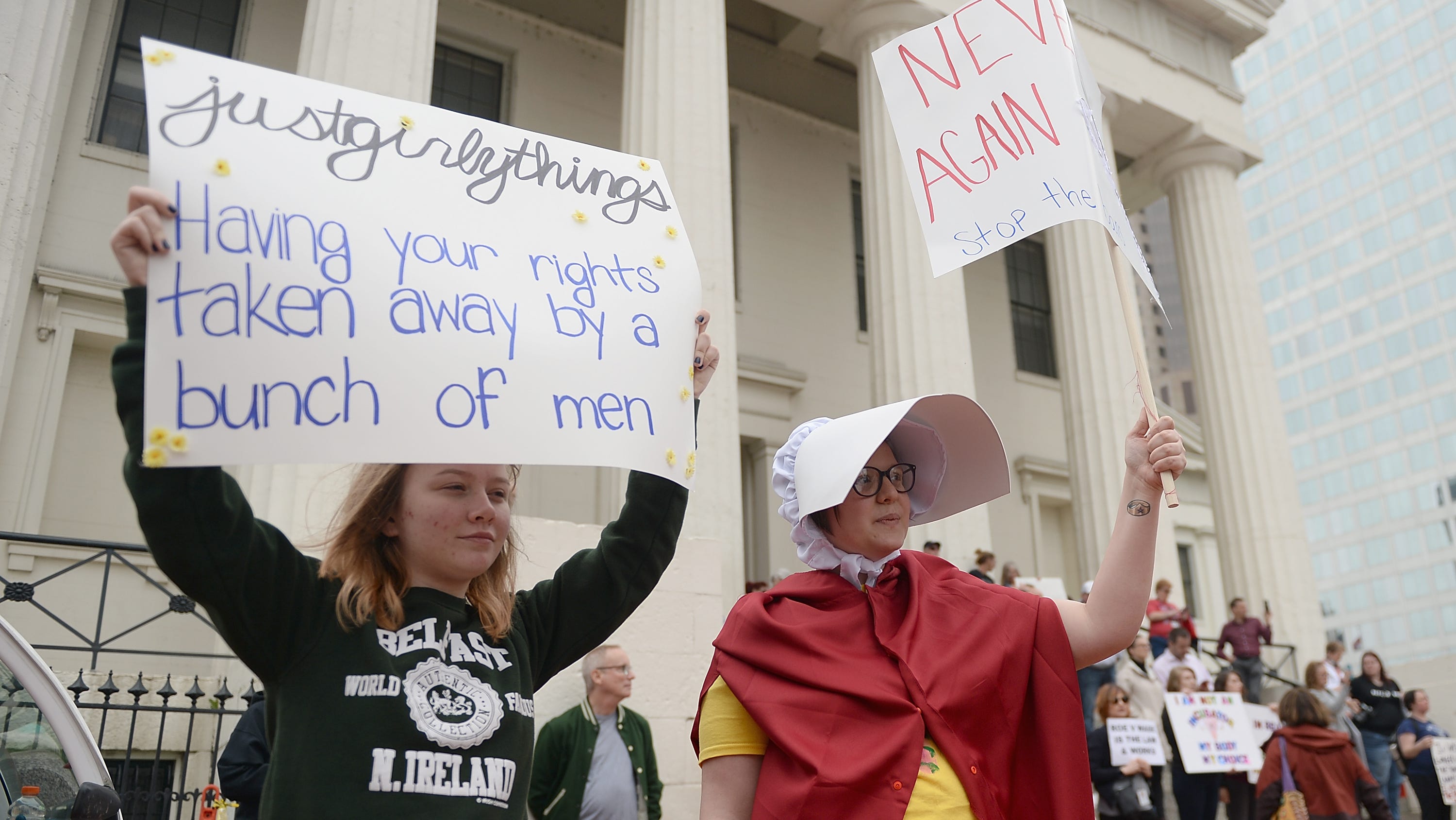 Roe v. Wade overturned, sets off trigger law banning abortion in Missouri