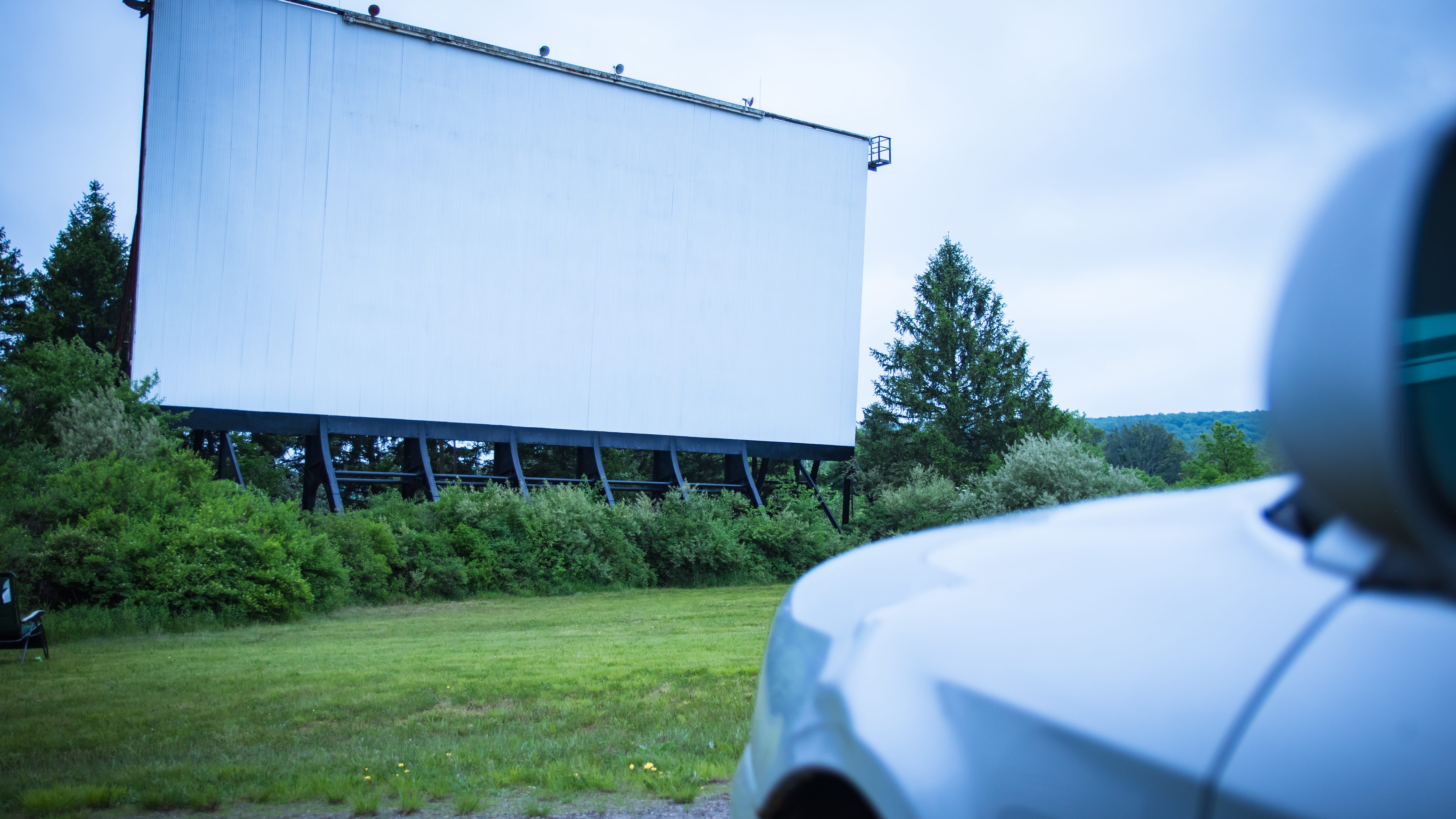 Cascade Drive-In theater in West Chicago may turn the projector on once again