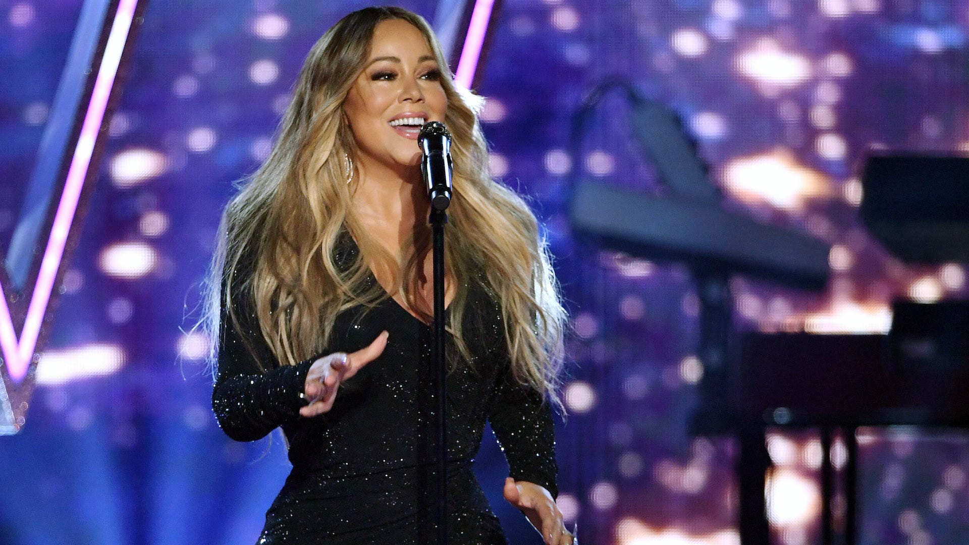 Texas bar's ban on Mariah Carey's 'All I Want For Christmas' sparks outrage