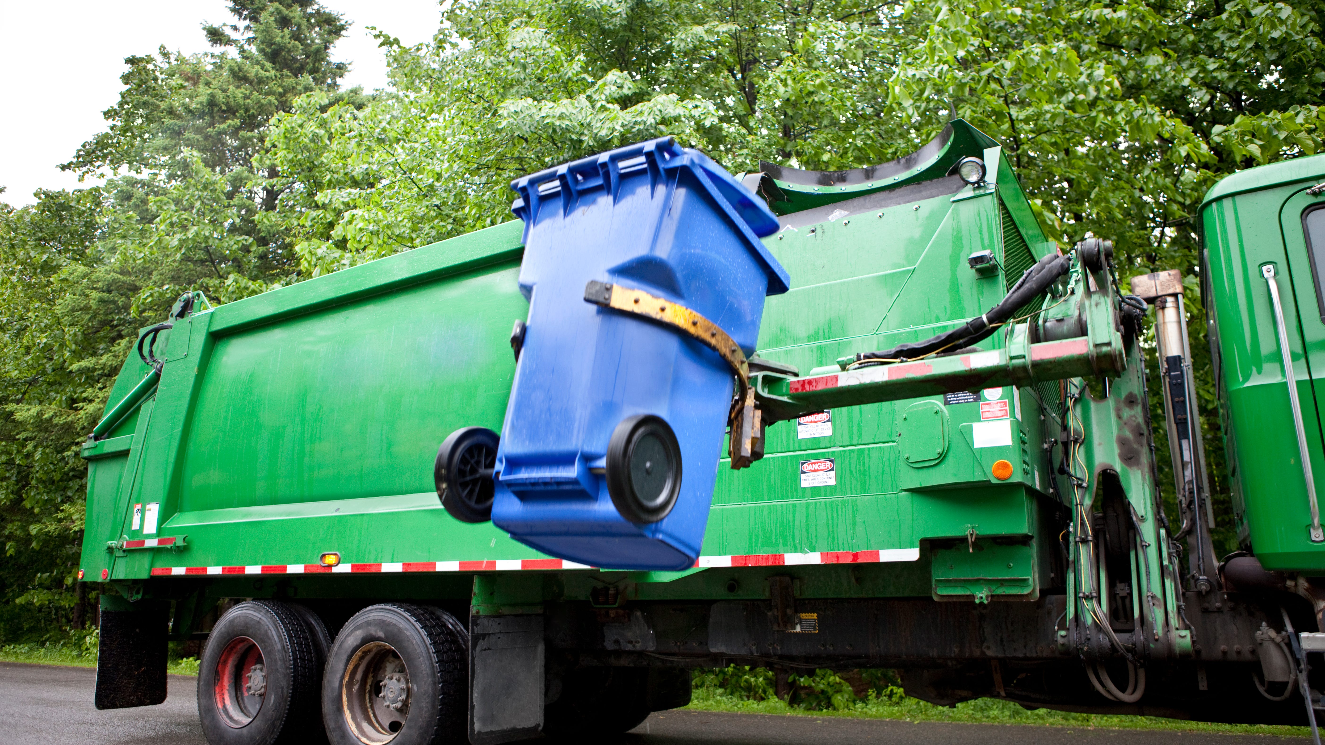 Sheriff's office: Man likely suffocated in recycling truck