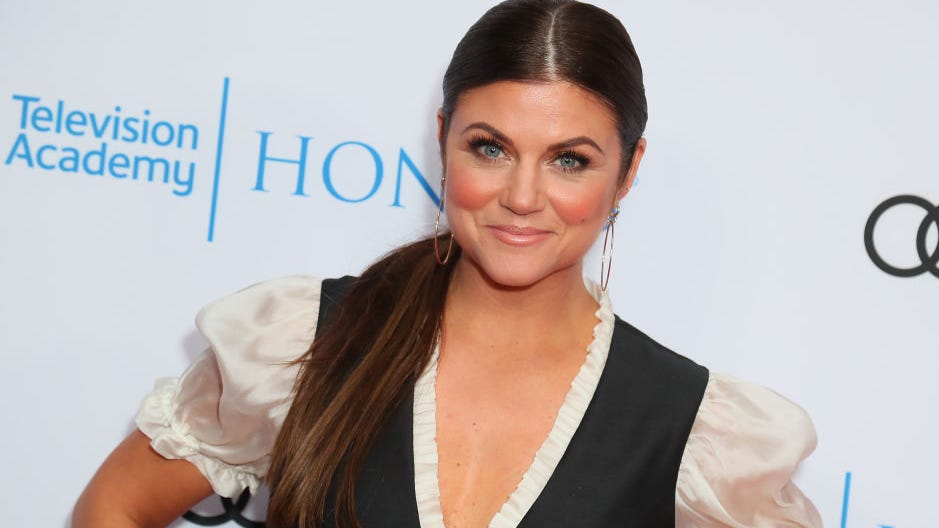 Tiffani Thiessen shares 'Saved by the Bell' throwback with Elizabeth Berkley and Lark Voorhies