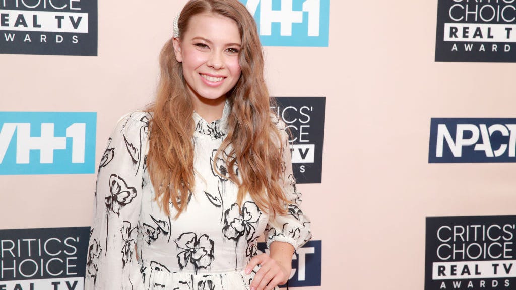 PHOTOS: Bindi Irwin, baby daughter and rest of fam release sea turtles to mark special occasion