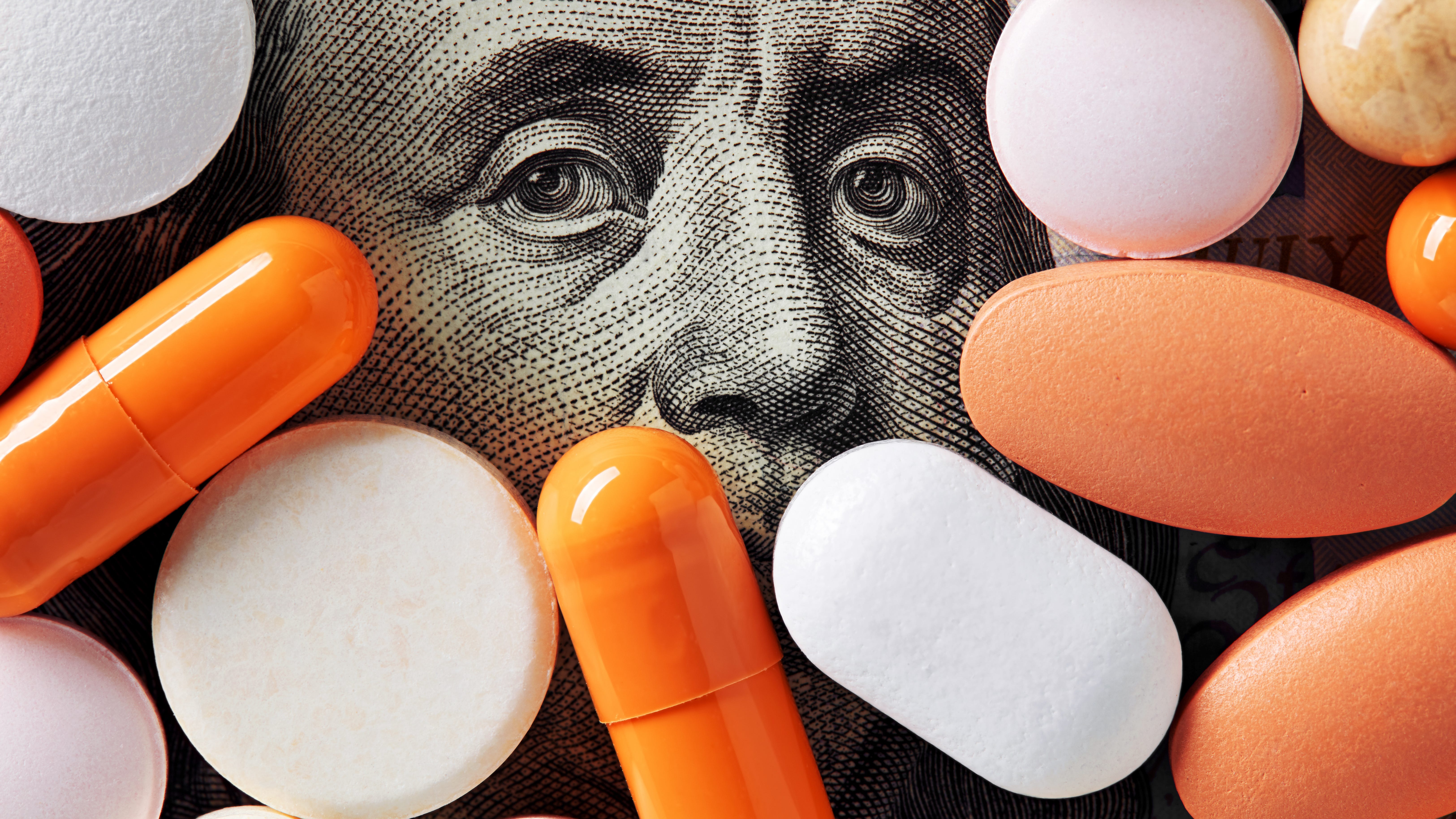 Zion man busted after police find $100K in cash, 12K illegal pills in his home