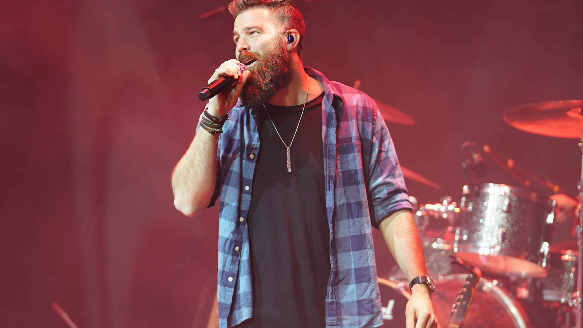 Jordan Davis details his encounter with a 16-foot shark: 'I was shakin’'