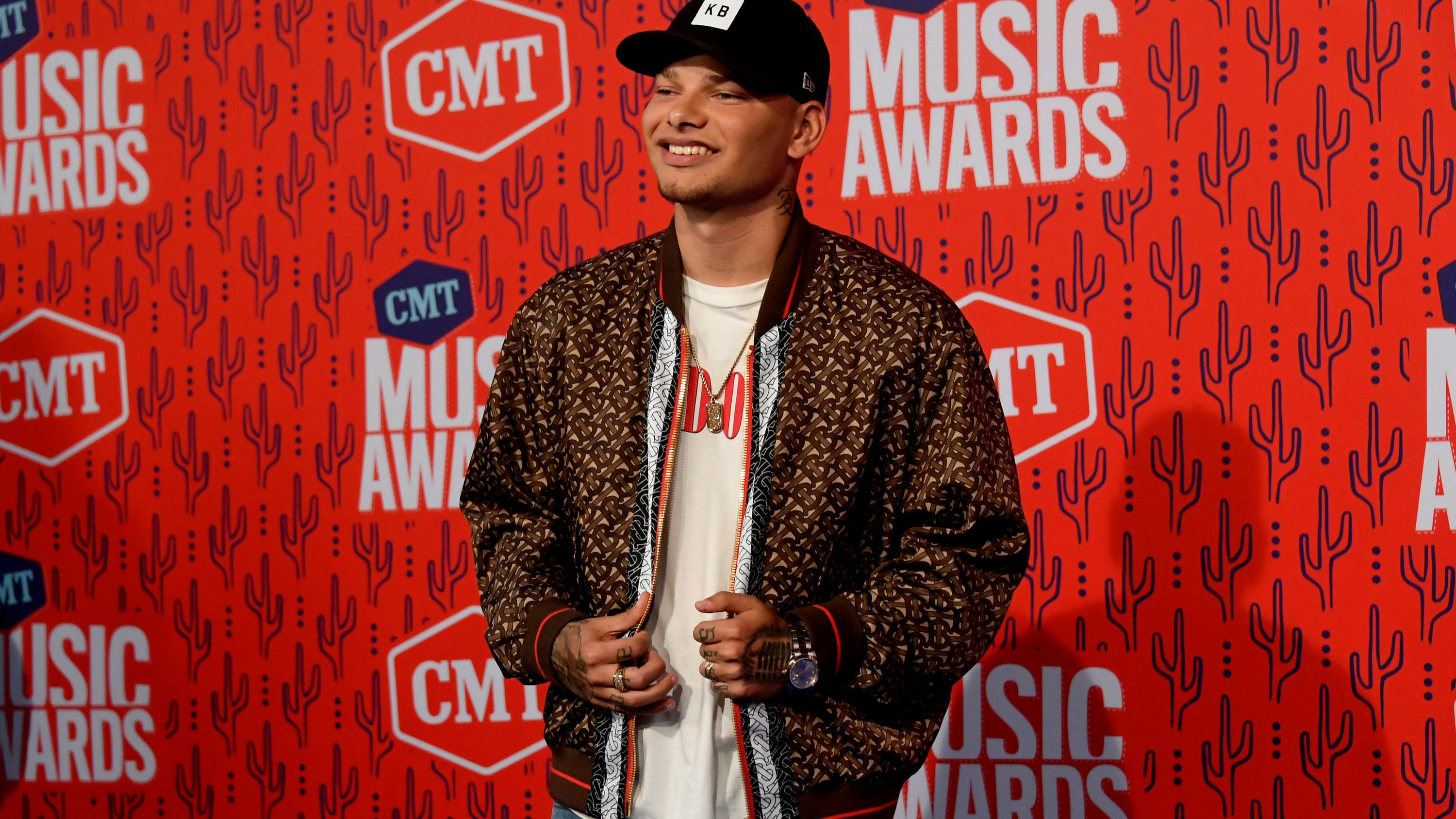 EXCLUSIVE: Kane Brown Takes Us Track By Track Through 'Mixtape Vol. 1’