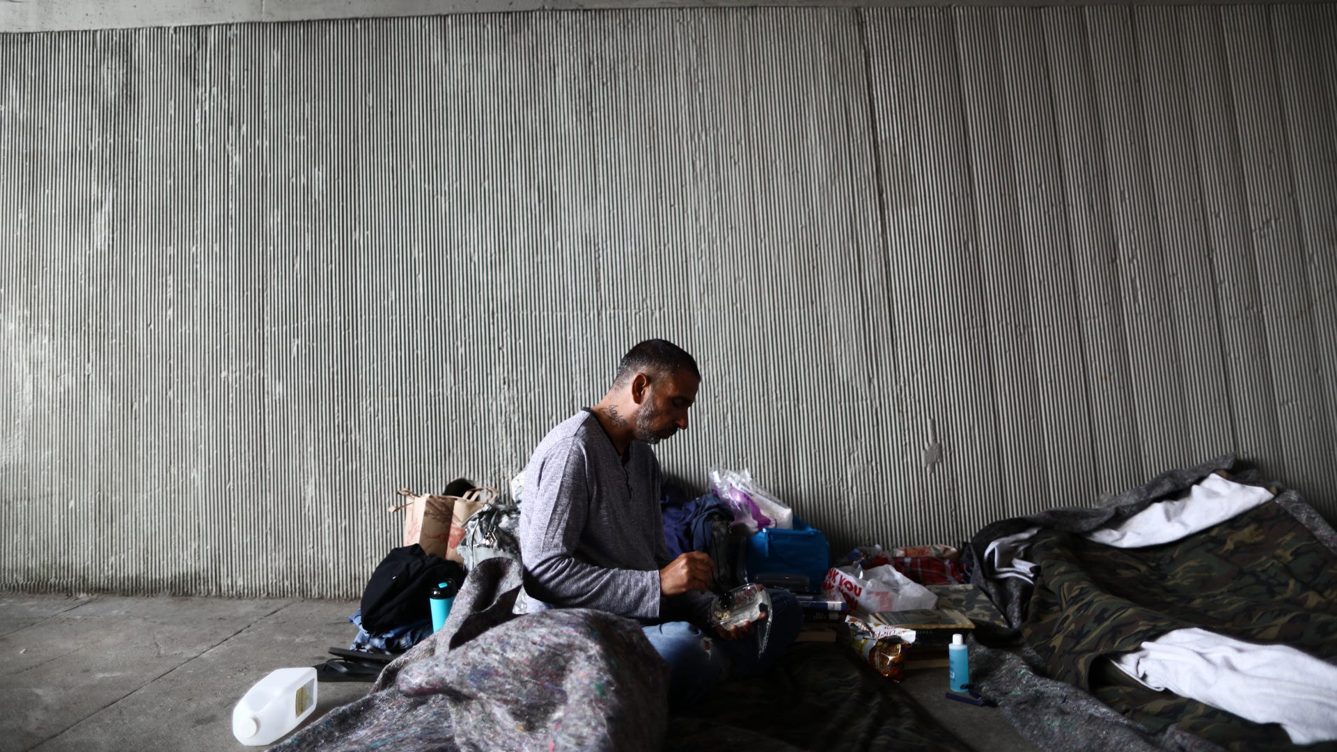 Major report with 'urgent' data on veteran homelessness missing, lawmakers say