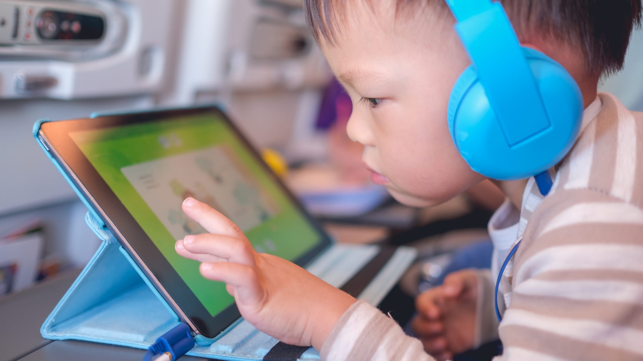 Philadelphia families with preschoolers can now qualify for free internet access
