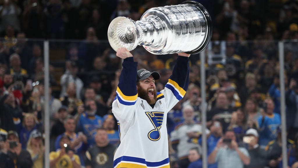 Blues captain Pietrangelo signs with Vegas