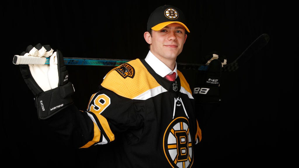 Bruins sign 2019 first-round pick Johnny Beecher to amateur tryout agreement