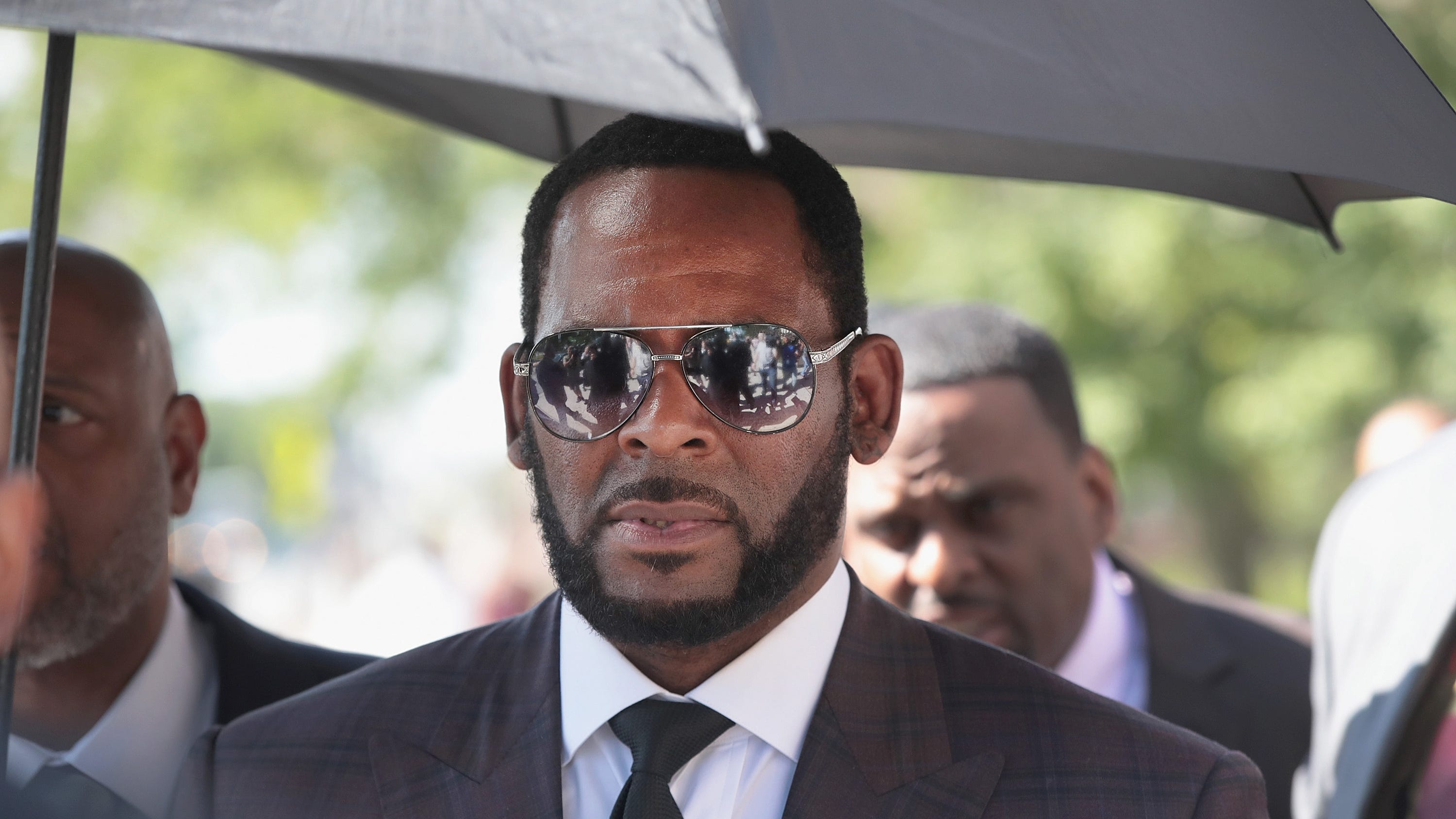 New R. Kelly song collection surfaces, then disappears