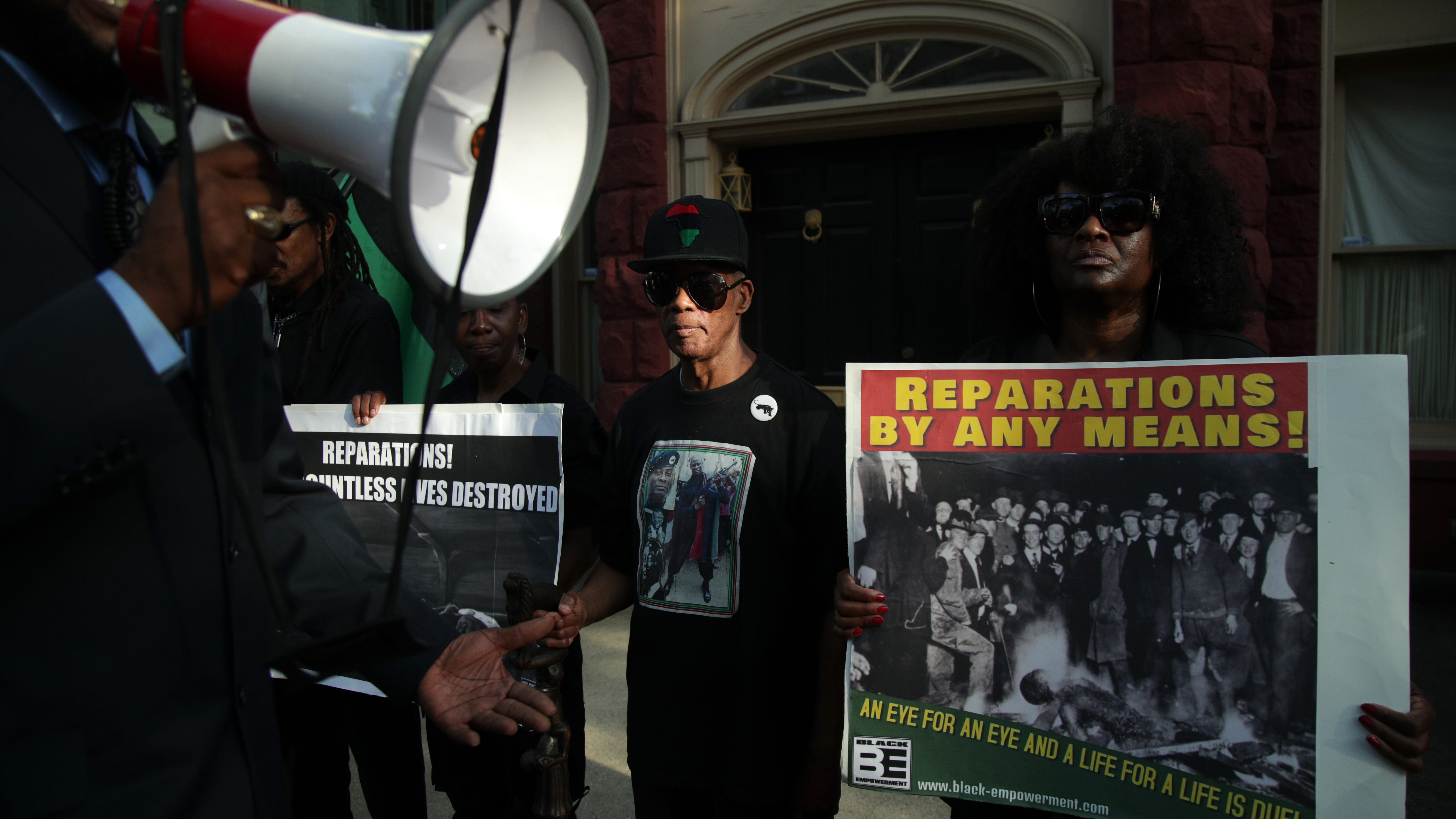 Efforts to pay reparations to Black residents gain momentum, in Detroit and in Congress