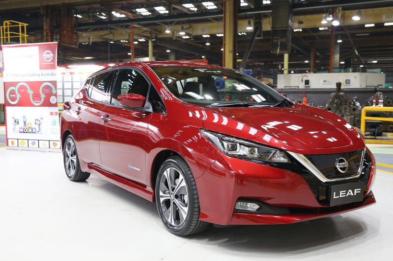 Nissan offers 99-cent leases for Leaf electric vehicle