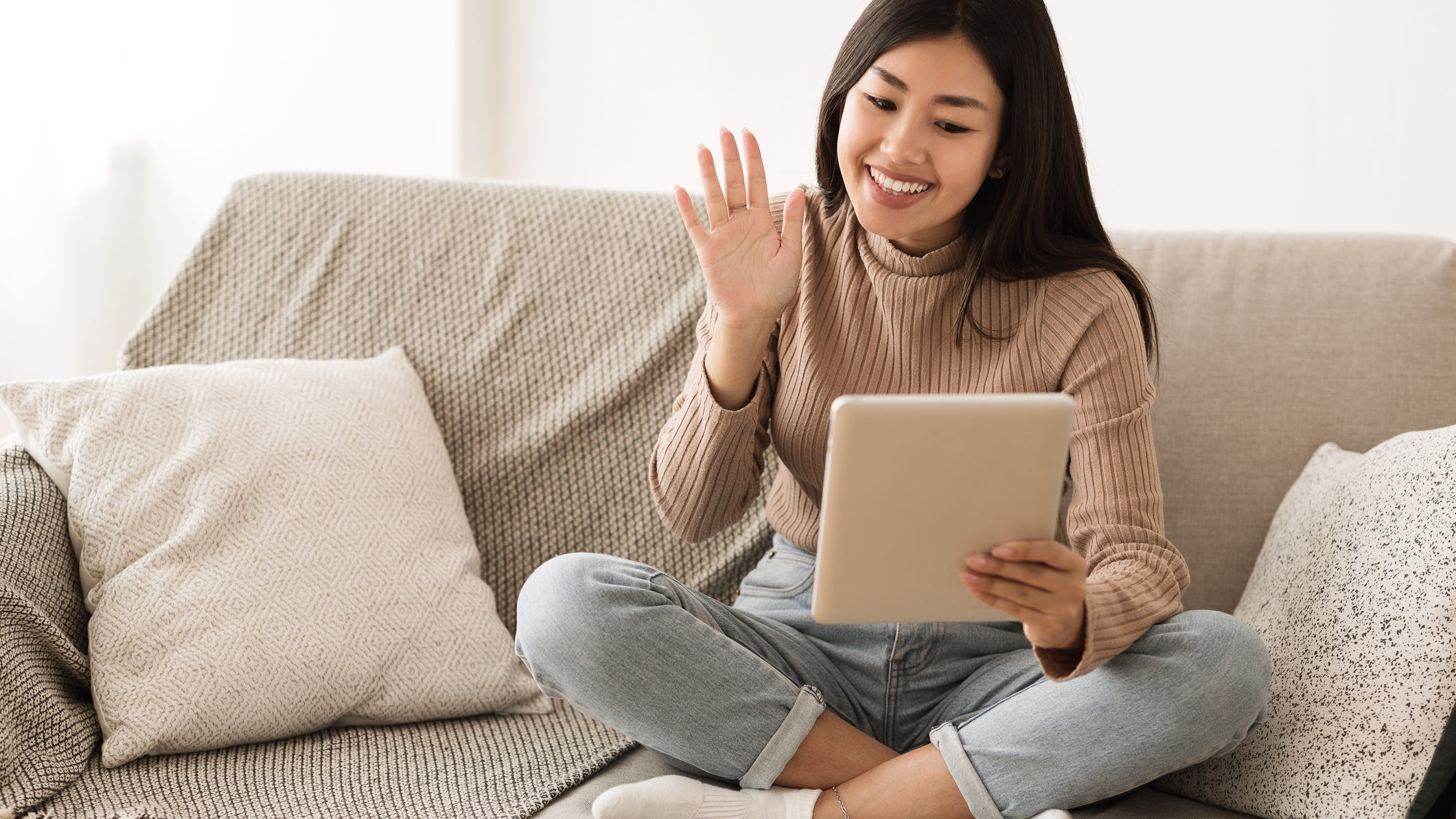 7 Ways to Check in With Your Friends and Family During Coronavirus